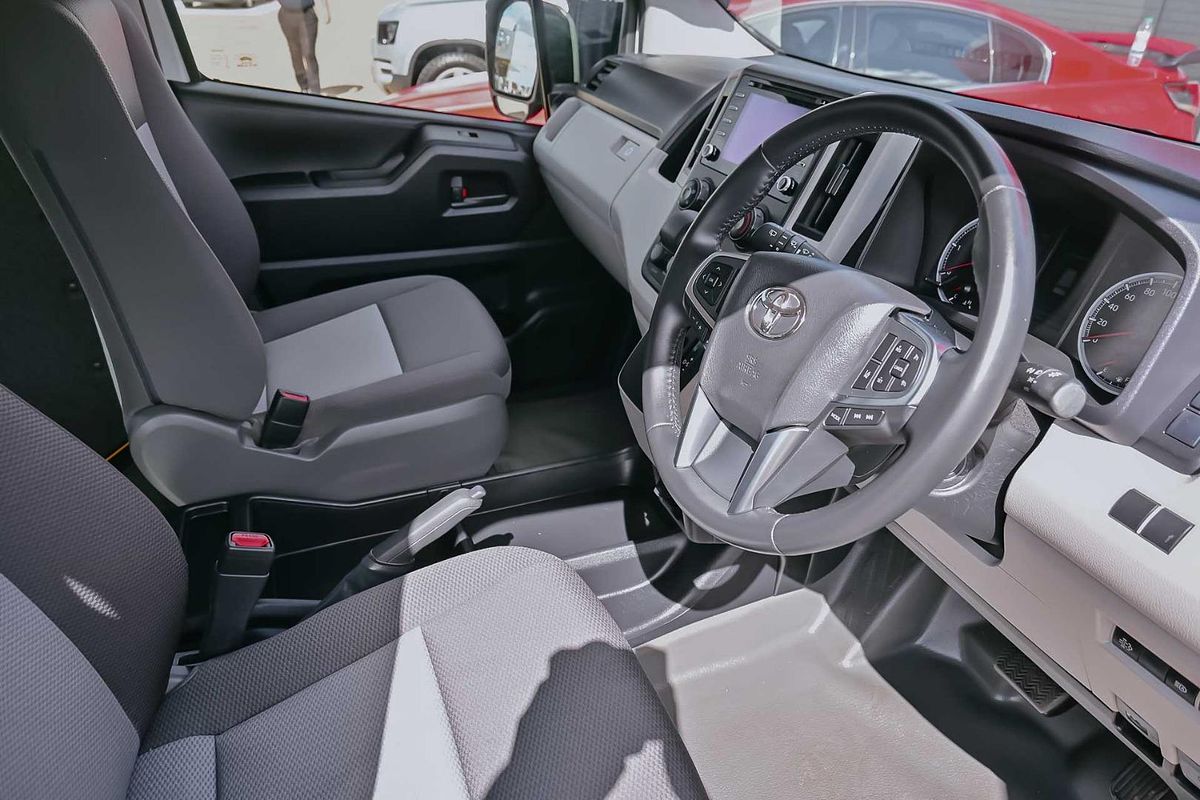 2019 Toyota Hiace Commuter GDH322R