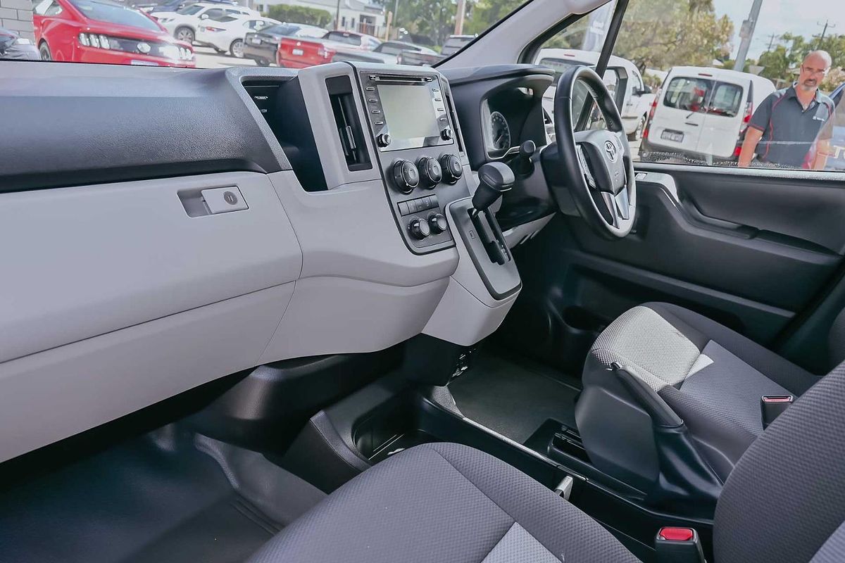 2019 Toyota Hiace Commuter GDH322R