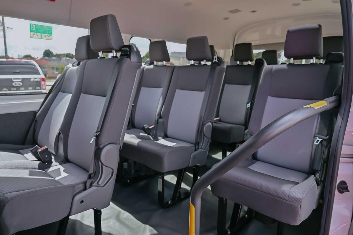 2019 Toyota Hiace Commuter GDH322R