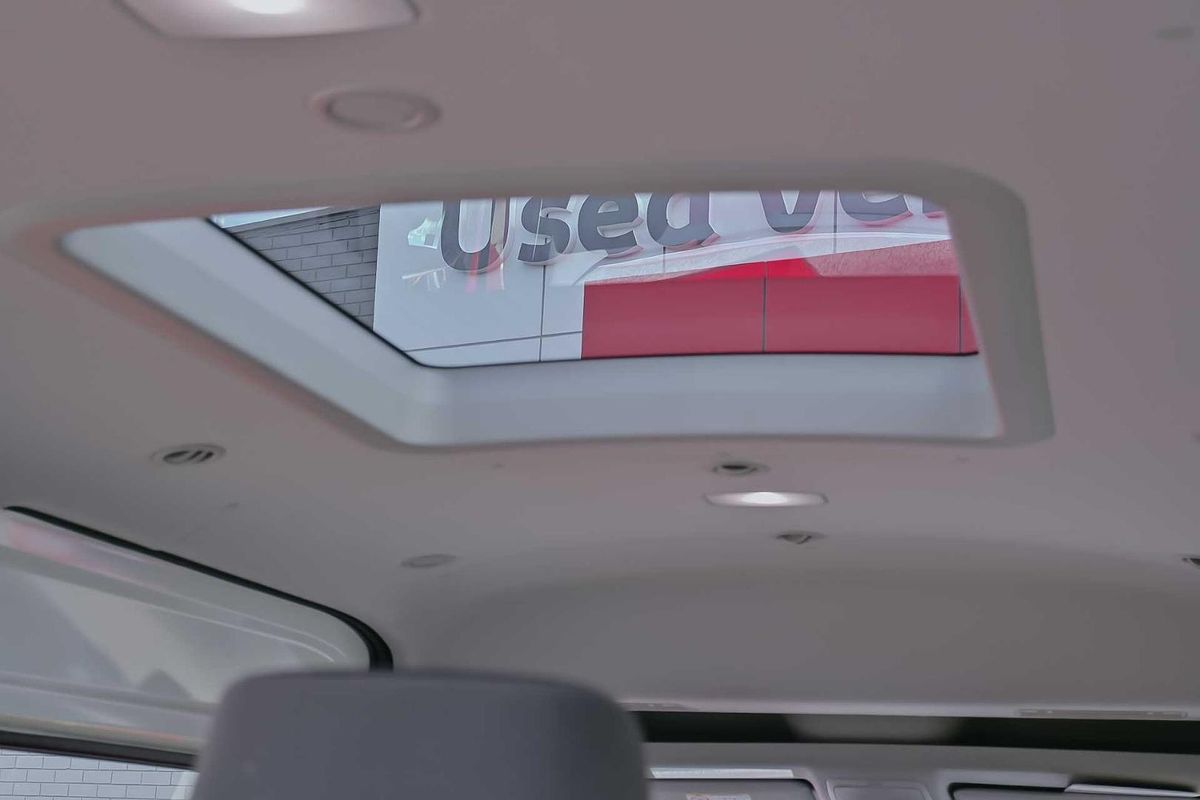 2019 Toyota Hiace Commuter GDH322R