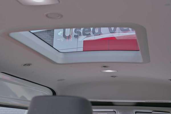 2019 Toyota Hiace Commuter GDH322R