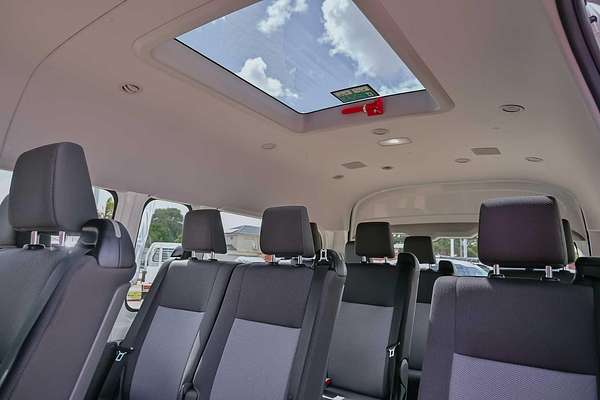 2019 Toyota Hiace Commuter GDH322R