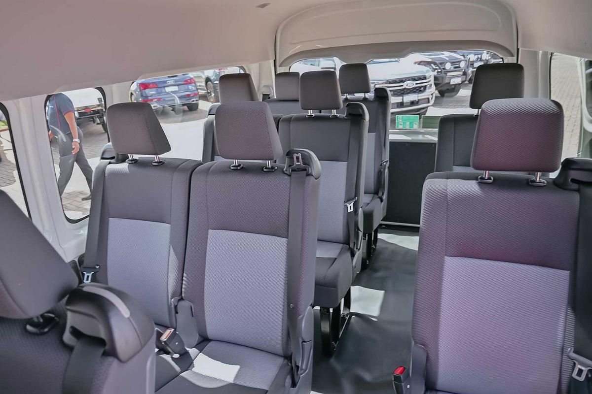 2019 Toyota Hiace Commuter GDH322R