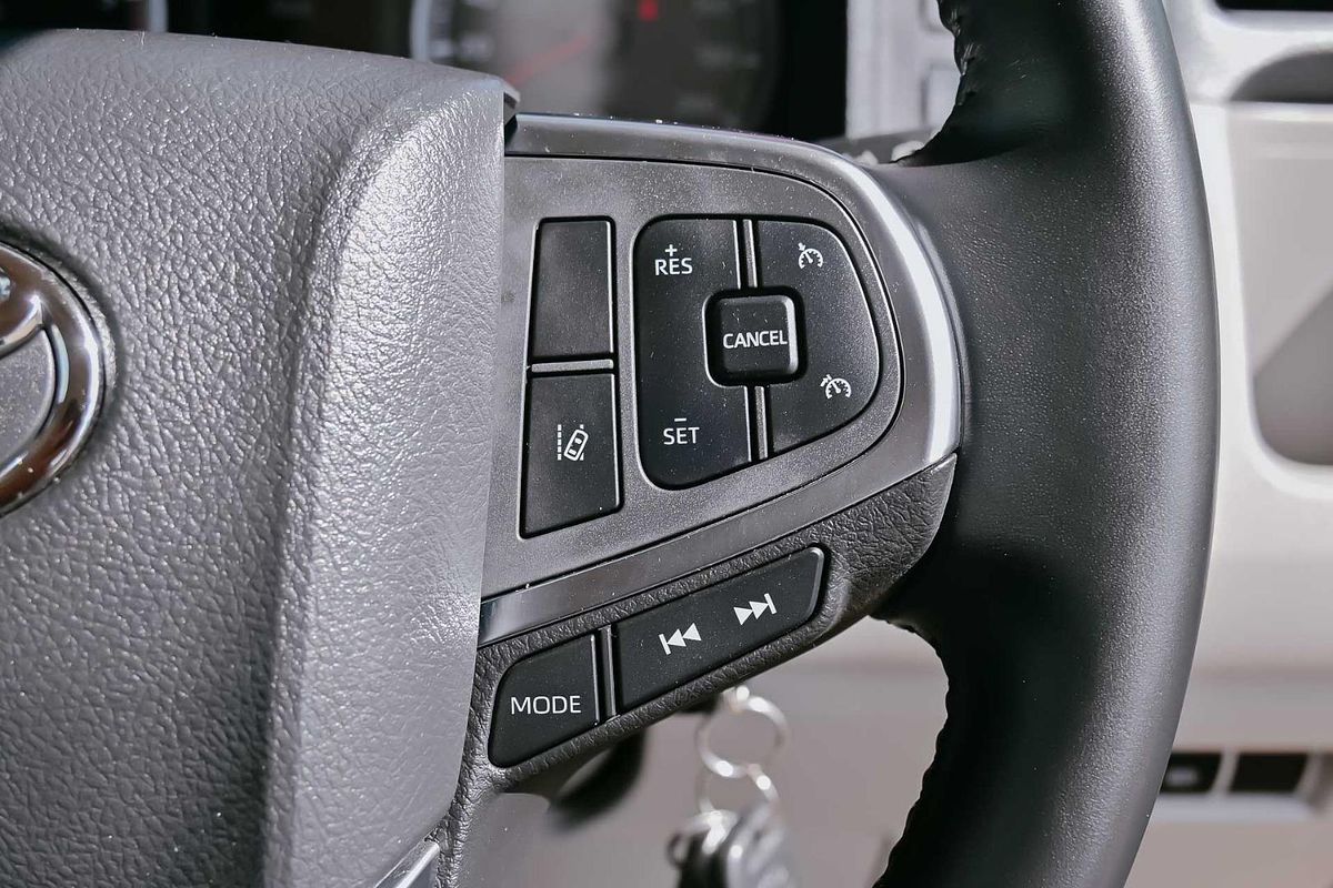 2019 Toyota Hiace Commuter GDH322R