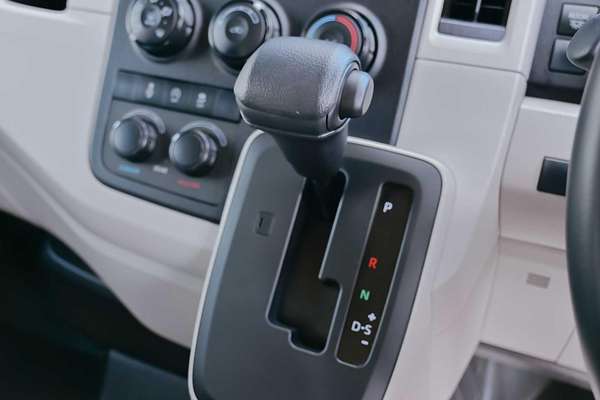 2019 Toyota Hiace Commuter GDH322R
