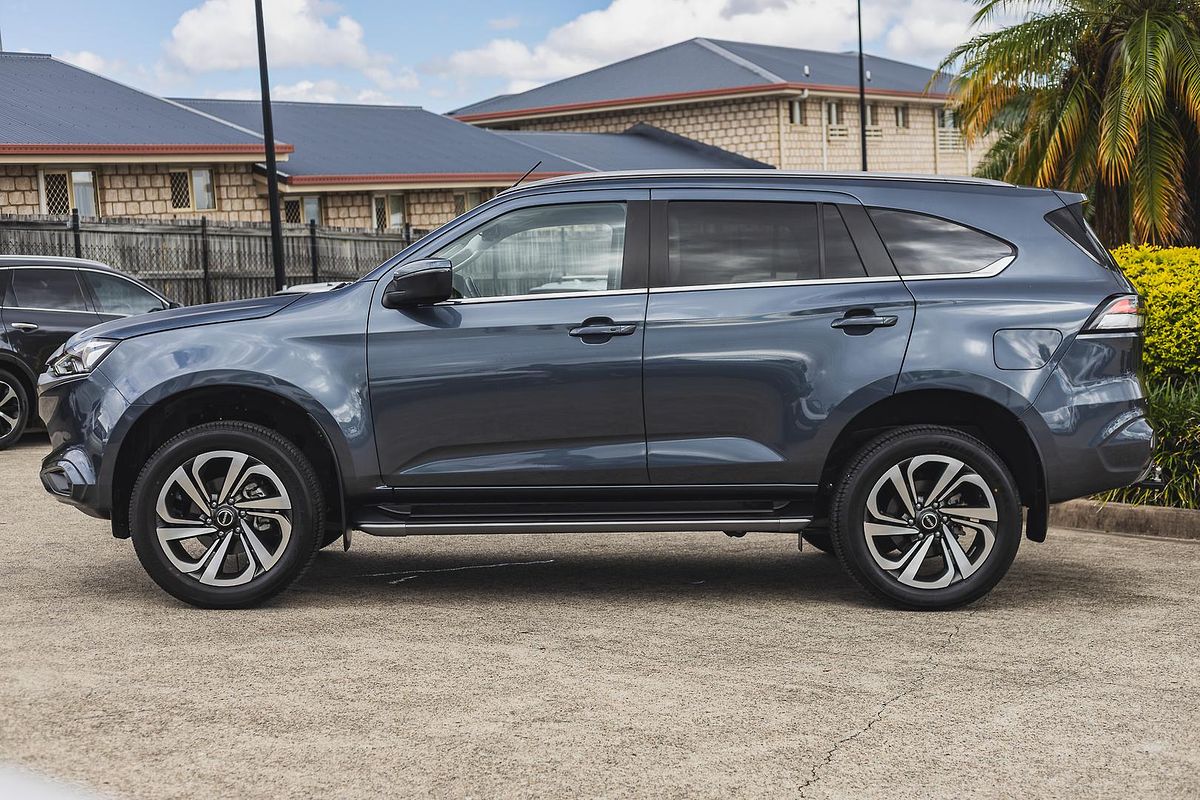 2022 Isuzu MU-X LS-T