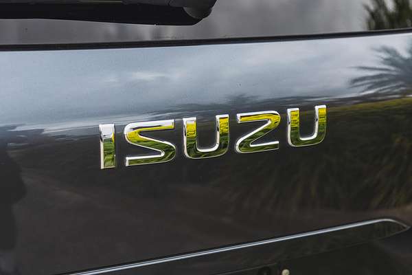 2022 Isuzu MU-X LS-T