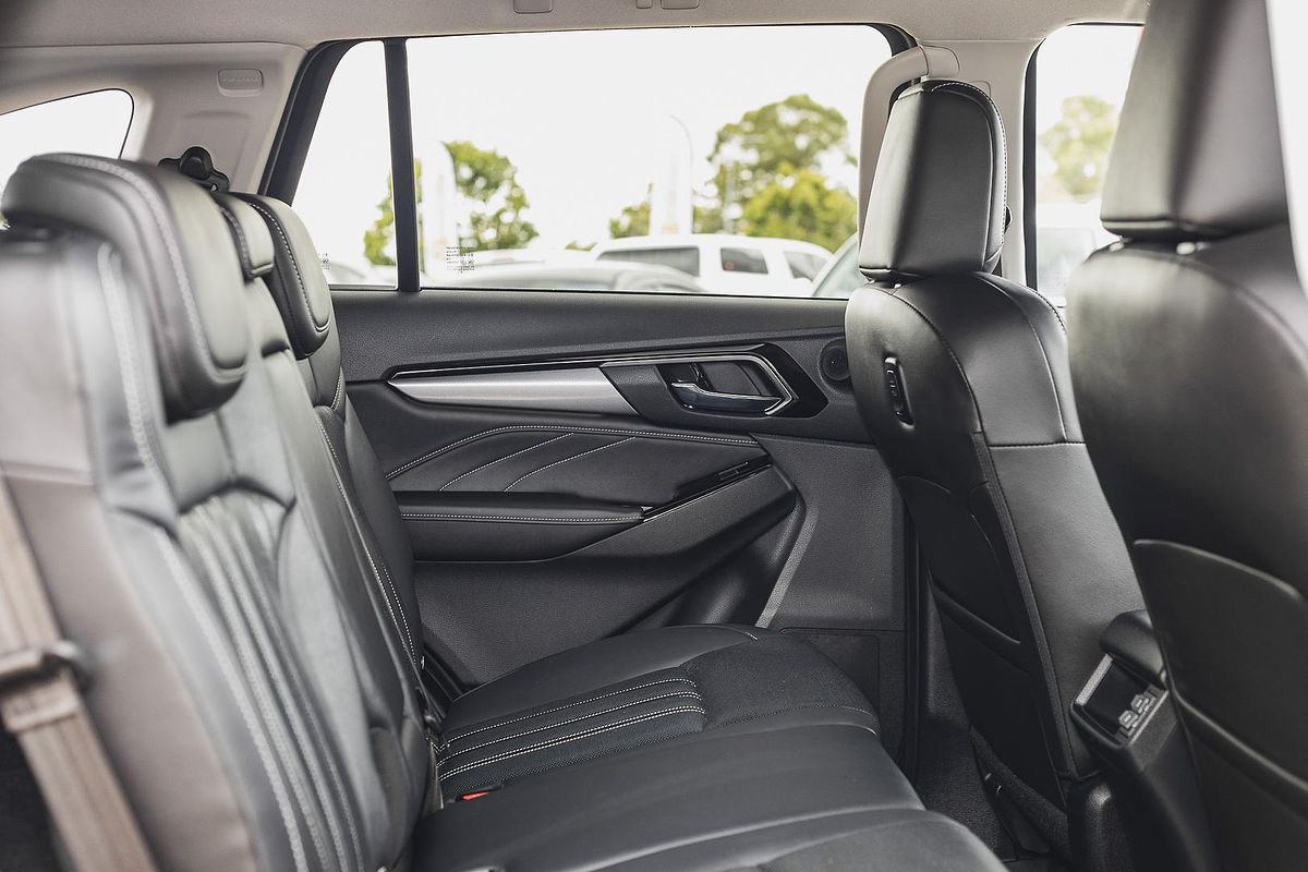 2022 Isuzu MU-X LS-T