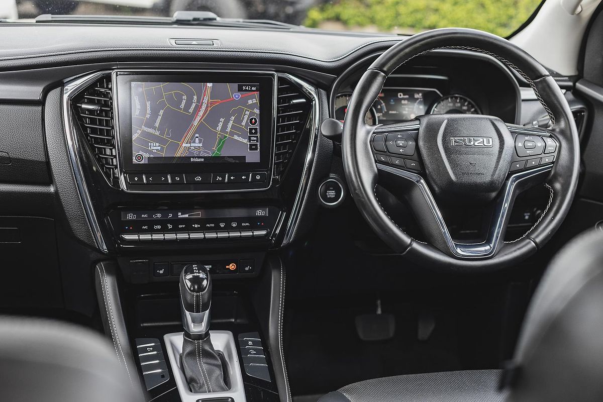 2022 Isuzu MU-X LS-T