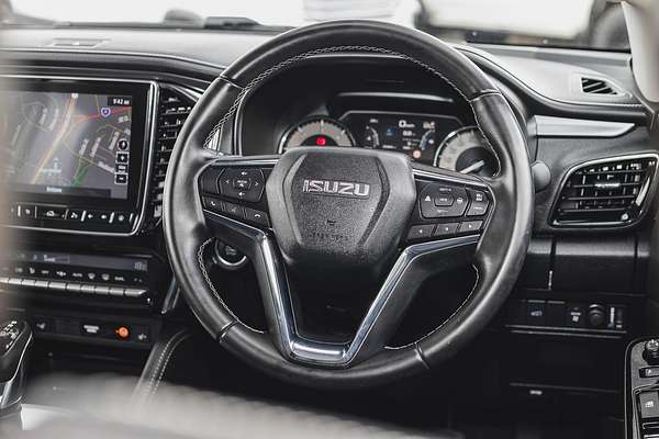 2022 Isuzu MU-X LS-T