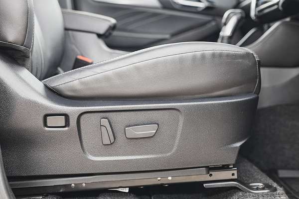 2022 Isuzu MU-X LS-T