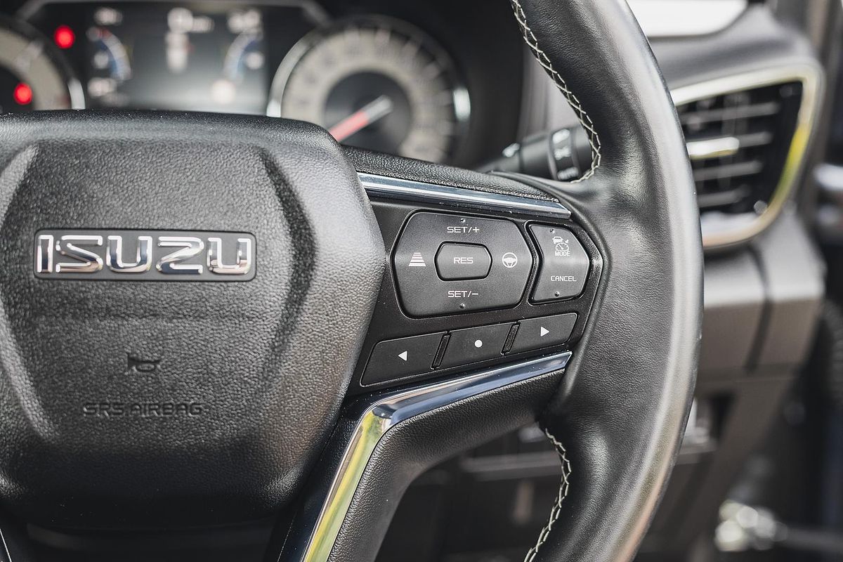 2022 Isuzu MU-X LS-T