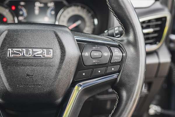 2022 Isuzu MU-X LS-T