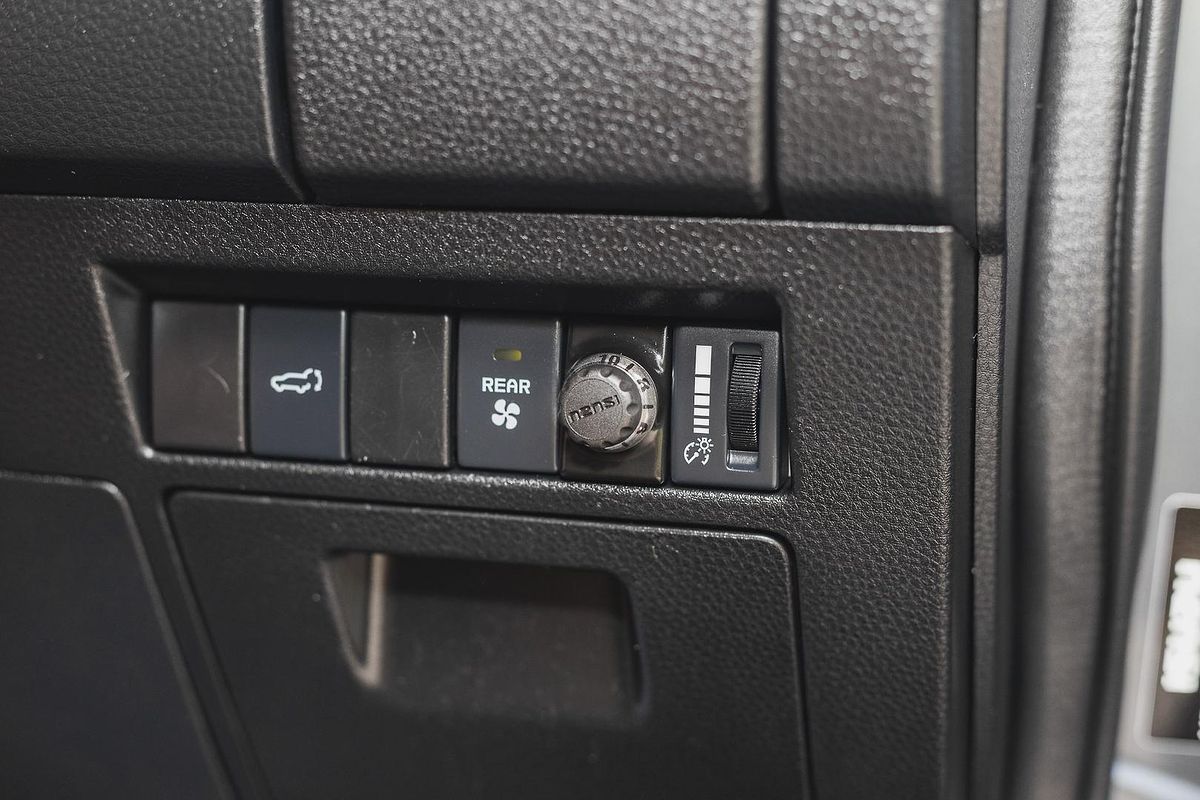 2022 Isuzu MU-X LS-T