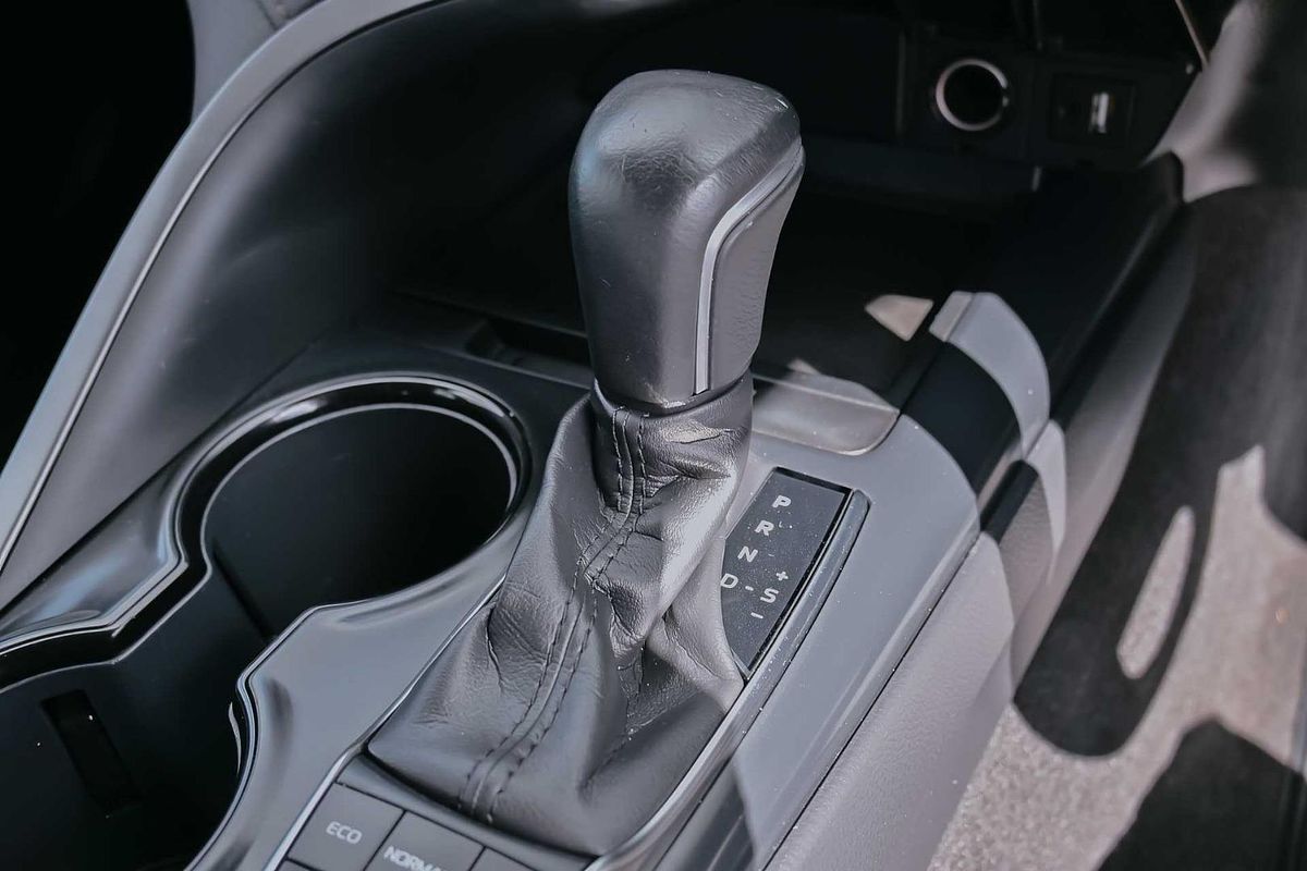2020 Toyota Camry Ascent Sport AXVH71R
