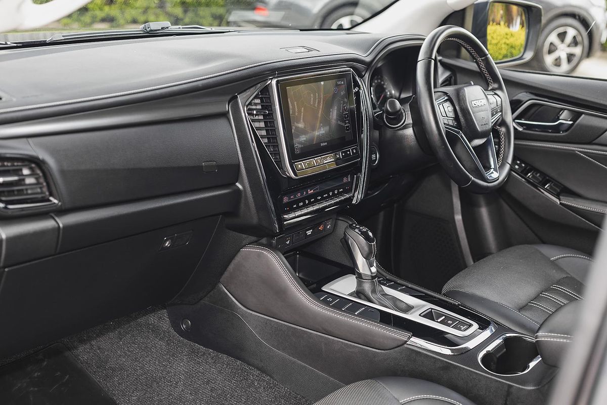 2022 Isuzu MU-X LS-T