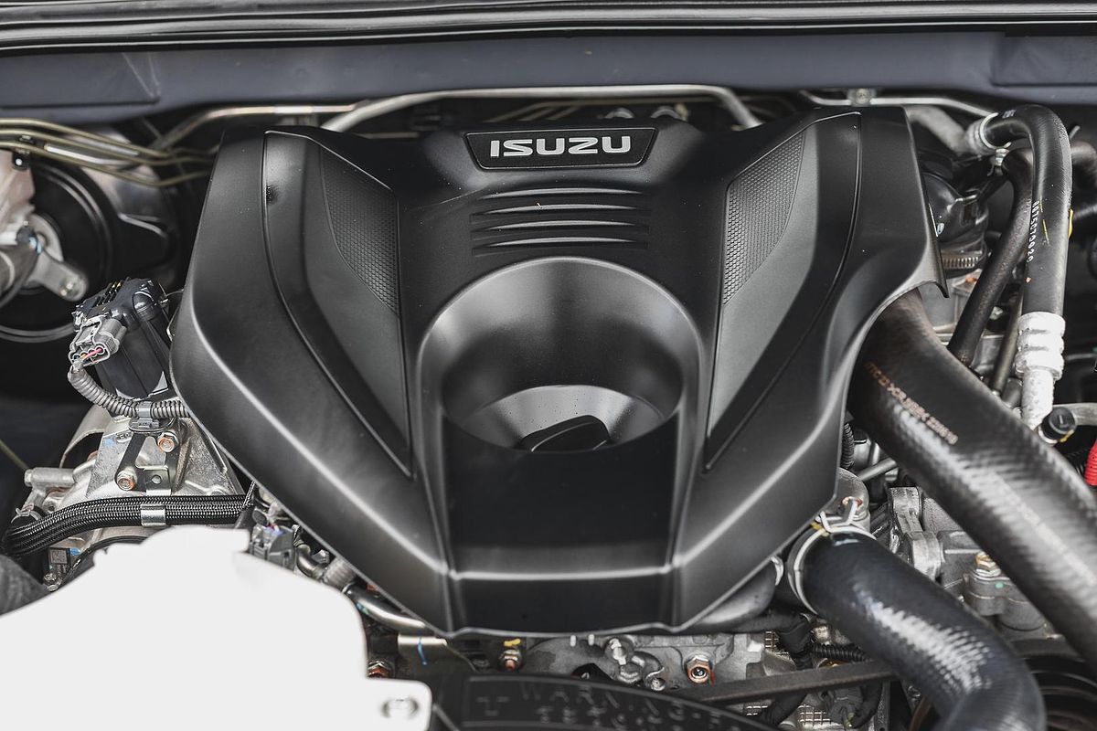2022 Isuzu MU-X LS-T
