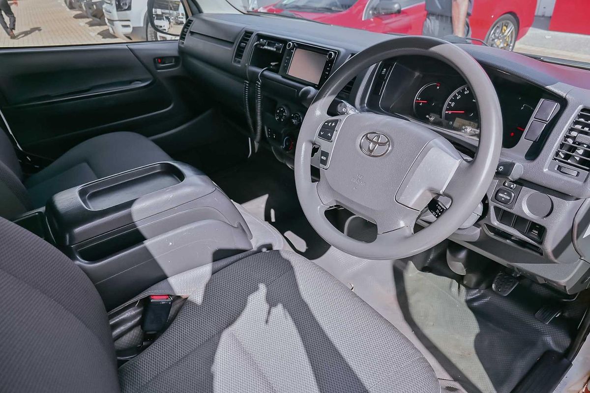 2018 Toyota Hiace Commuter KDH223R
