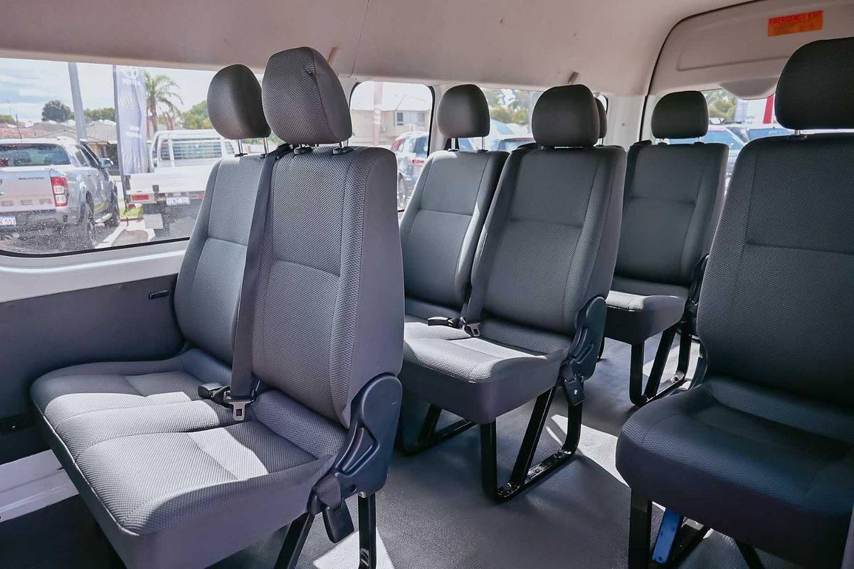 2018 Toyota Hiace Commuter KDH223R