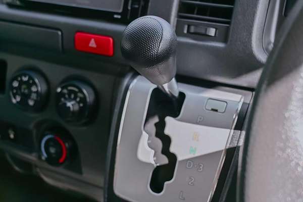 2018 Toyota Hiace Commuter KDH223R