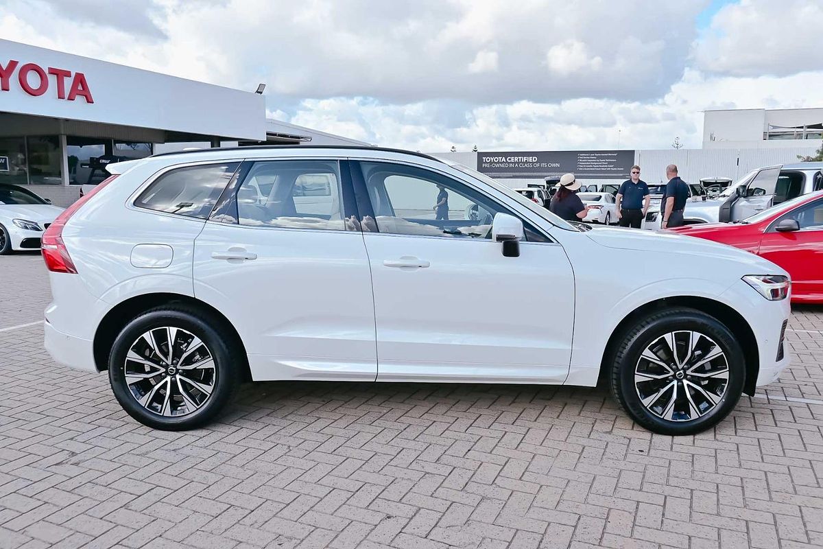 2023 Volvo XC60 Plus B5