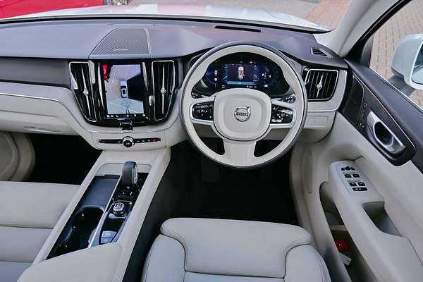 2023 Volvo XC60 Plus B5