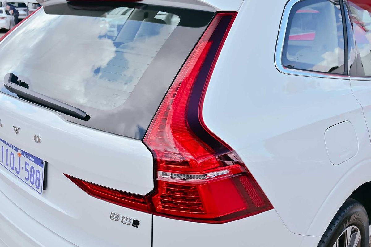 2023 Volvo XC60 Plus B5