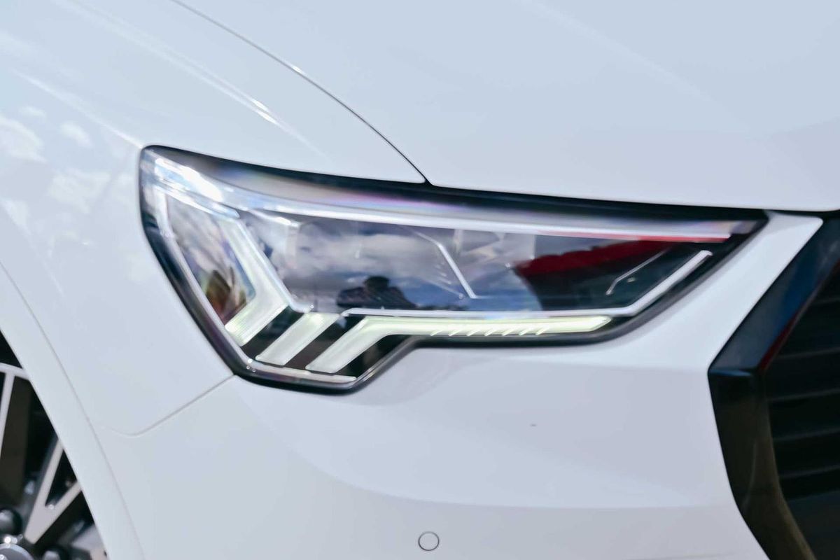 2020 Audi Q3 35 TFSI Launch Edition F3