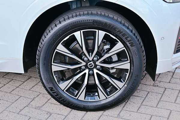 2023 Volvo XC60 Plus B5
