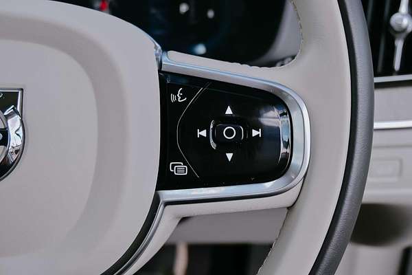 2023 Volvo XC60 Plus B5