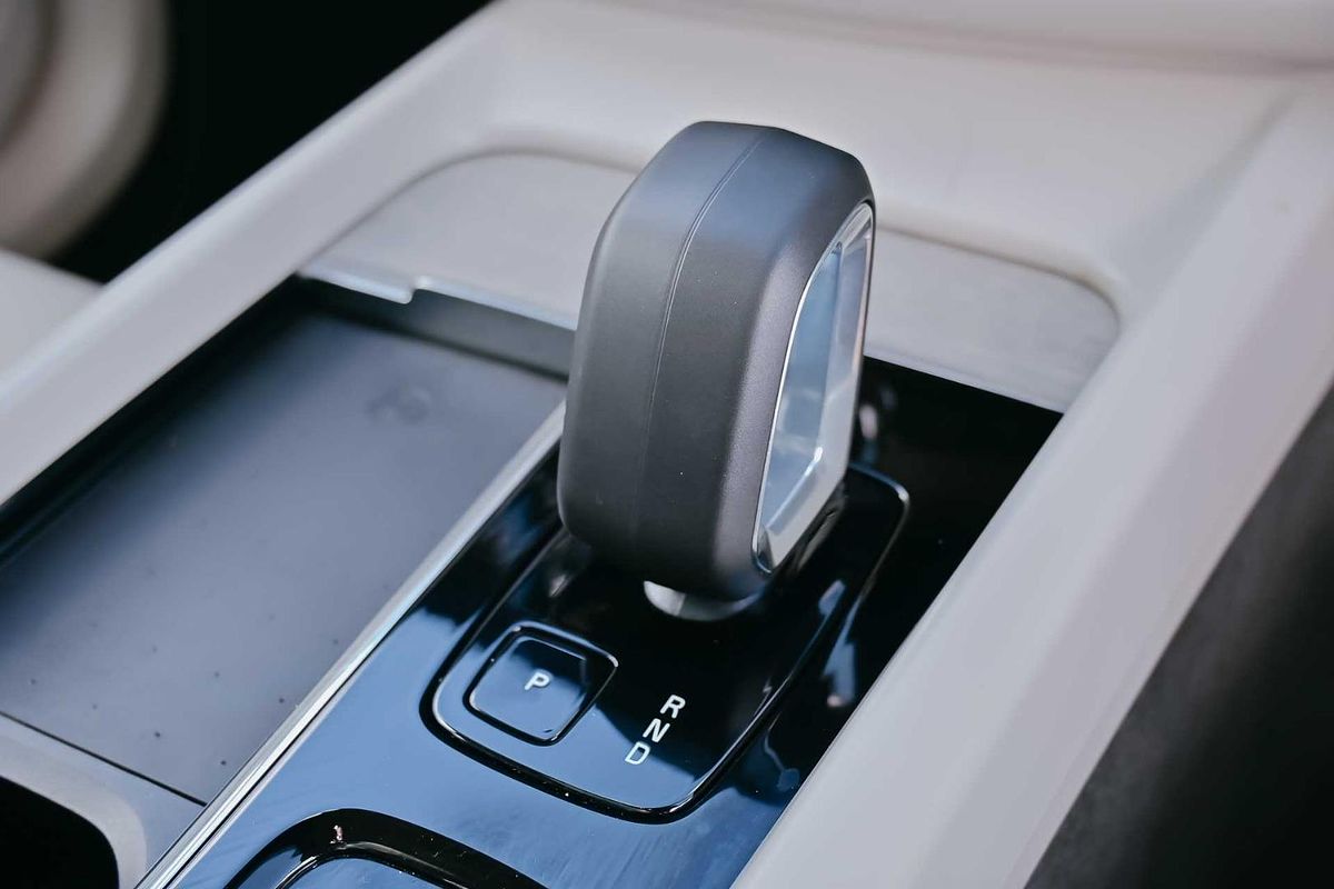 2023 Volvo XC60 Plus B5
