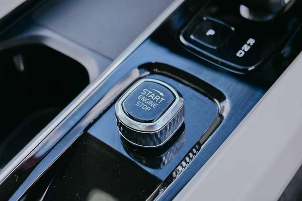 2023 Volvo XC60 Plus B5