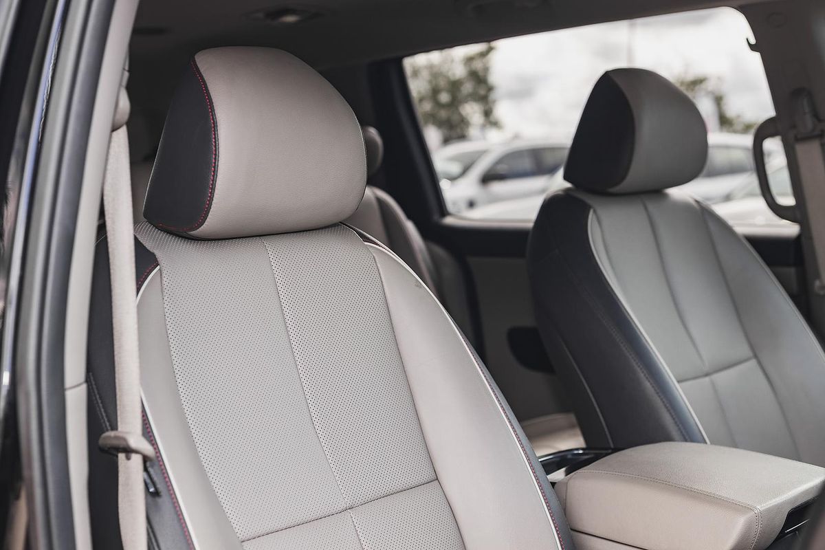2018 Kia Carnival SLi YP