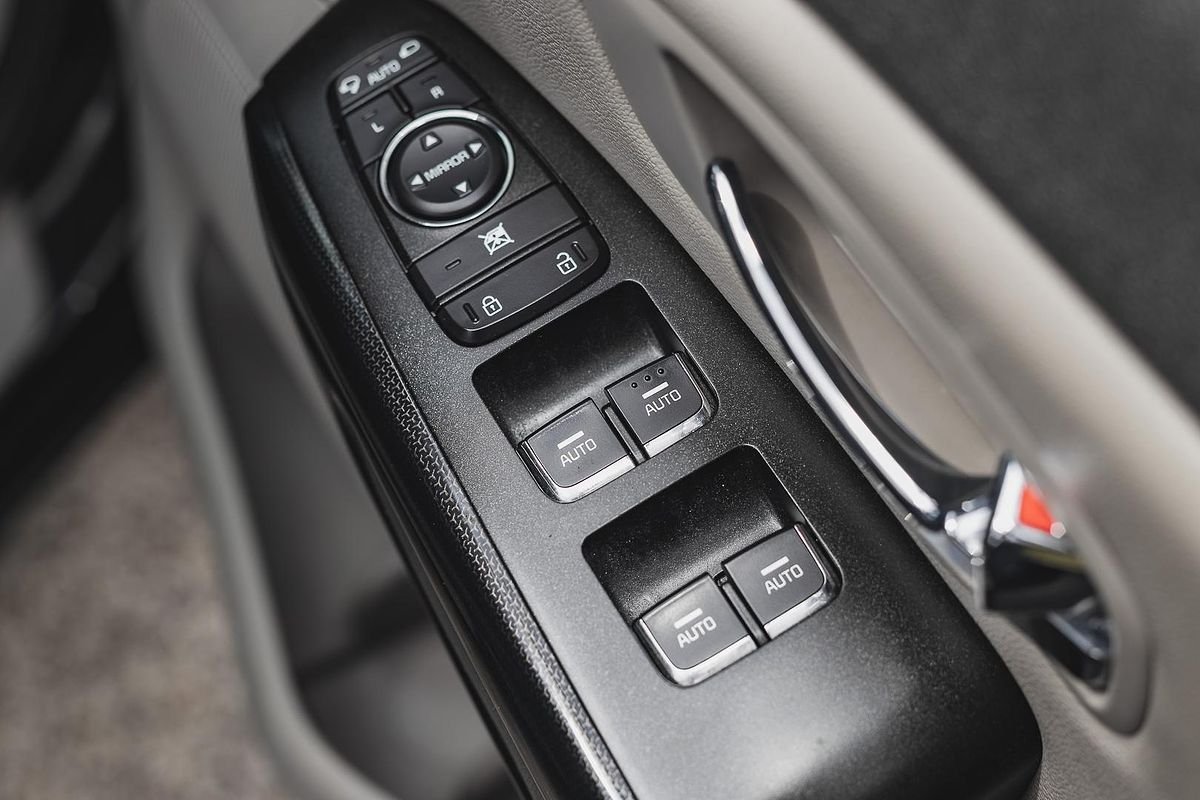 2018 Kia Carnival SLi YP
