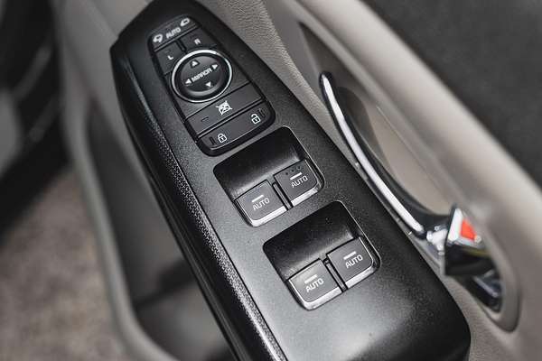 2018 Kia Carnival SLi YP