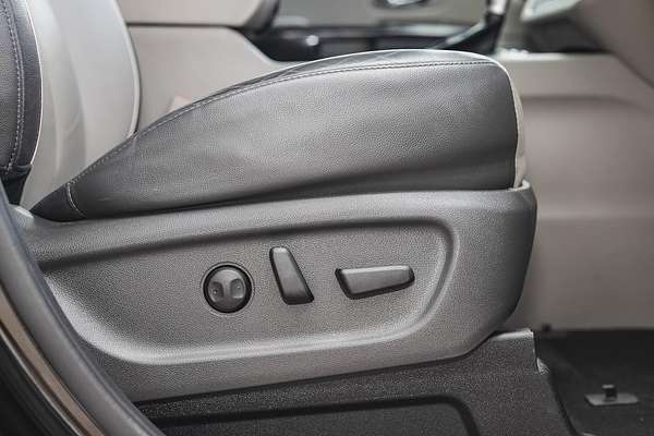 2018 Kia Carnival SLi YP