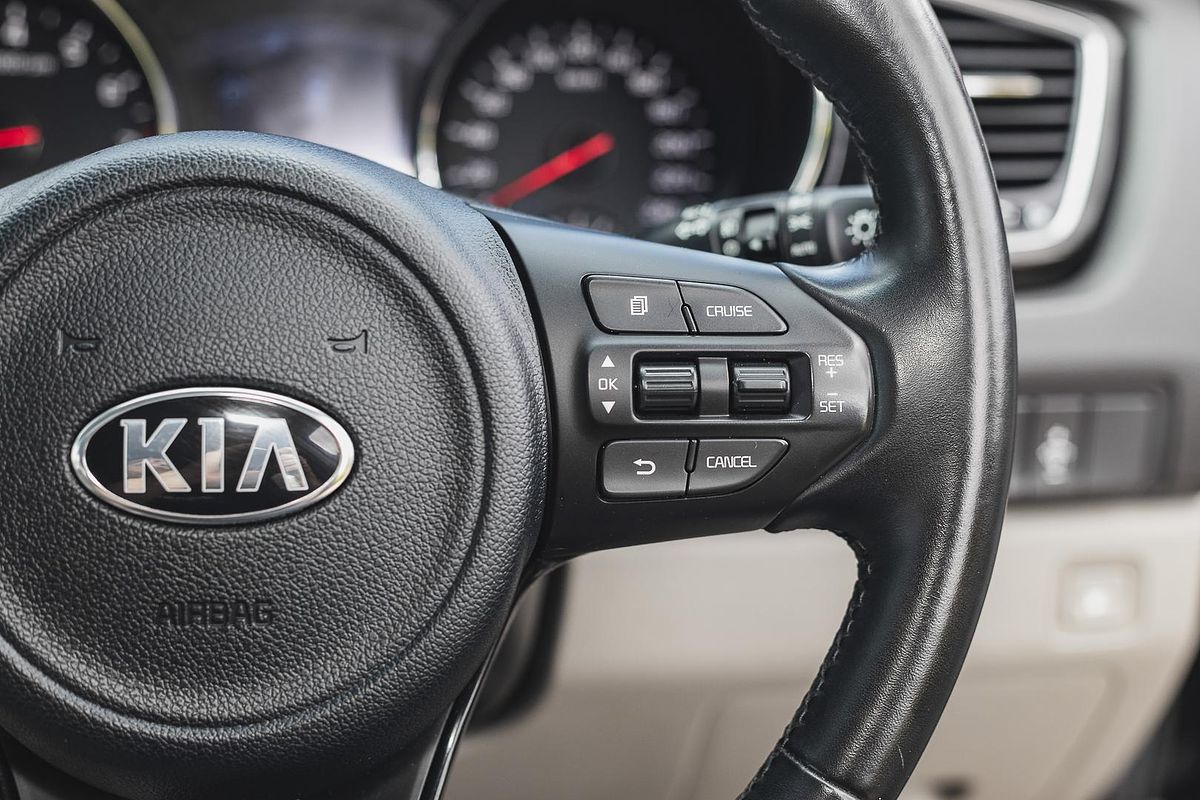 2018 Kia Carnival SLi YP