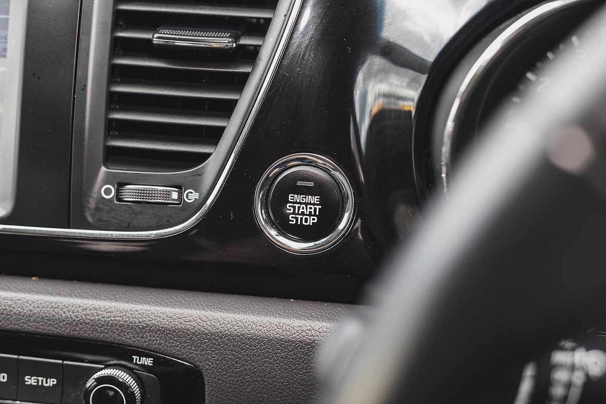 2018 Kia Carnival SLi YP