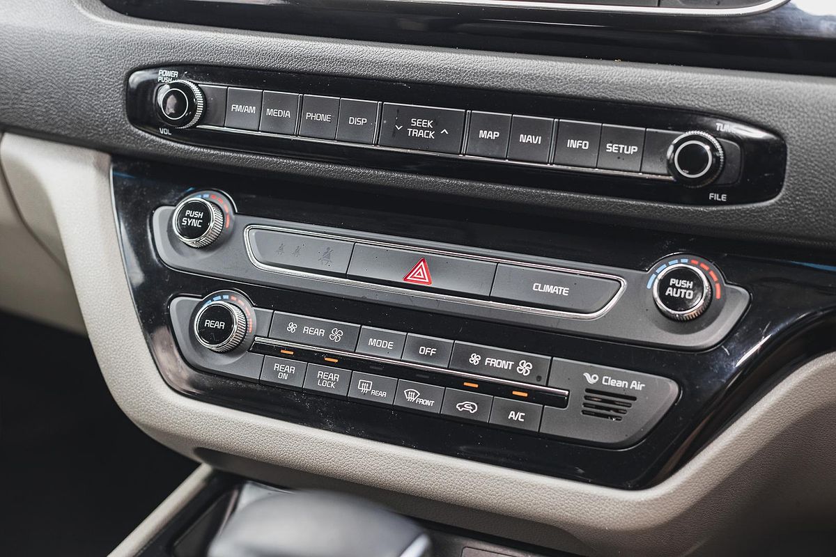2018 Kia Carnival SLi YP