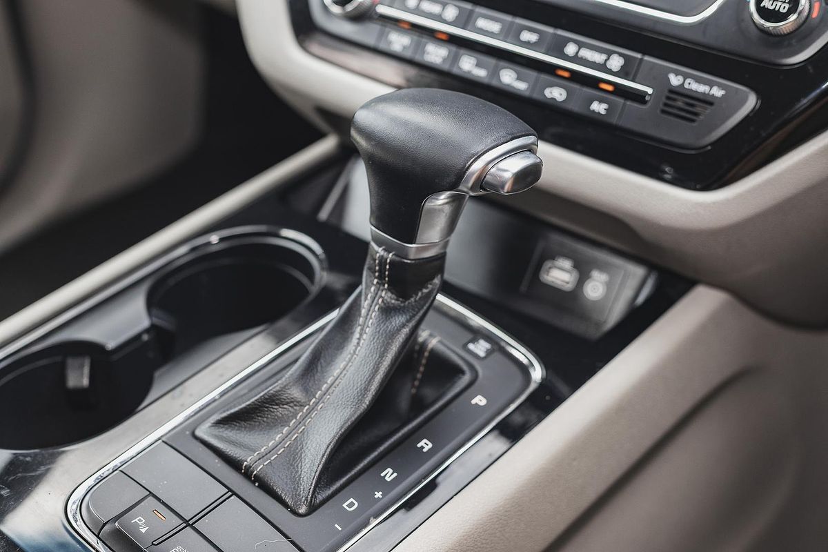 2018 Kia Carnival SLi YP