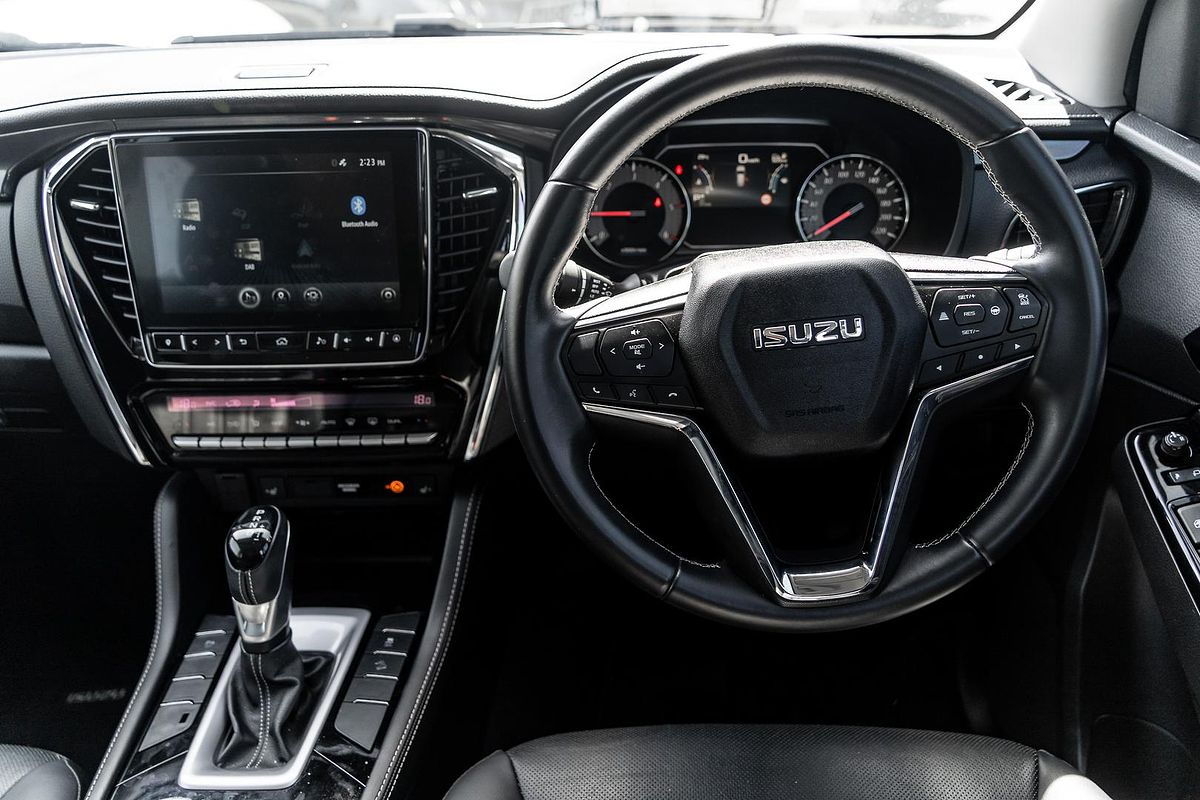 2023 Isuzu MU-X LS-T