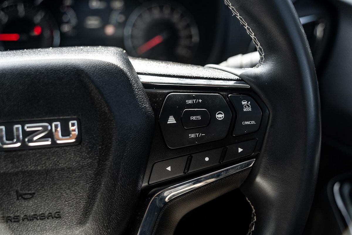 2023 Isuzu MU-X LS-T