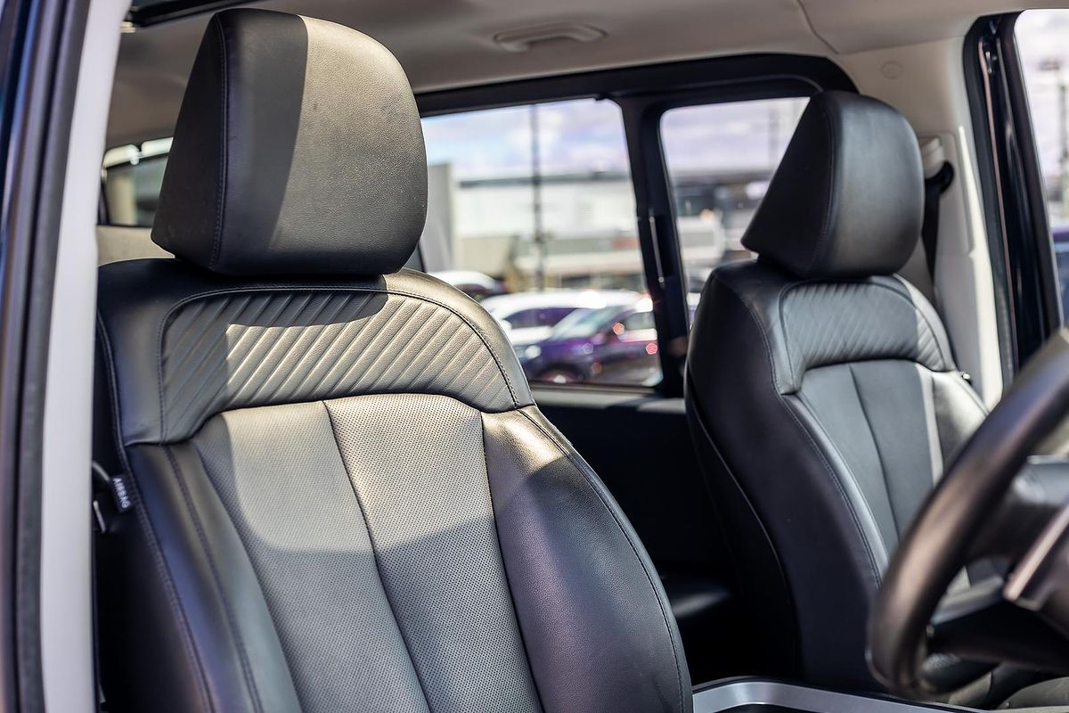 2022 Hyundai STARIA Highlander US4.V1