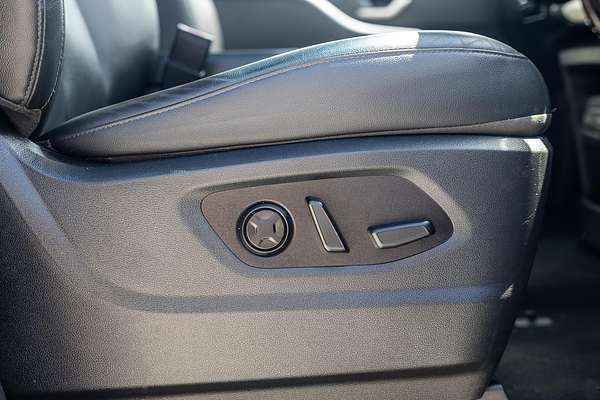 2022 Hyundai STARIA Highlander US4.V1