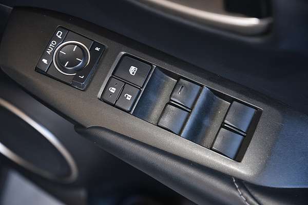 2014 Lexus NX NX300h Luxury AYZ10R