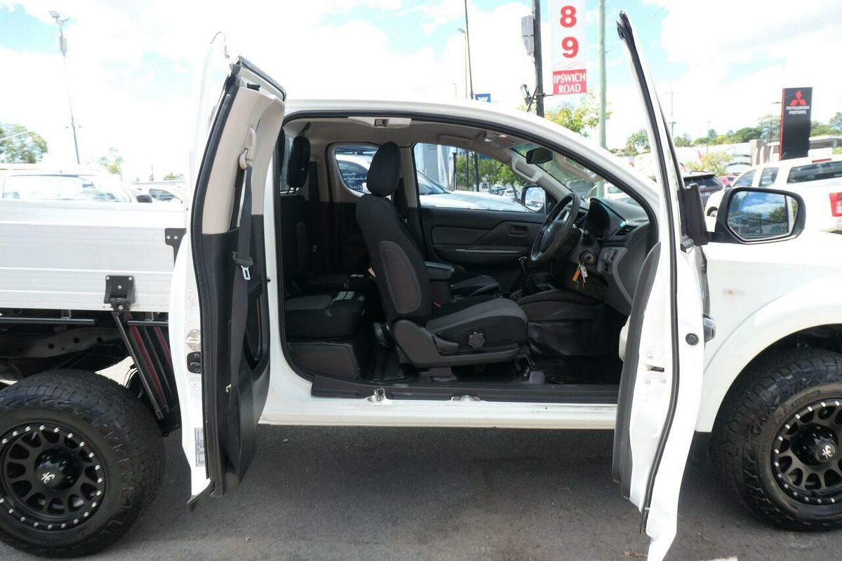 2017 Mitsubishi Triton GLX MQ 4X4