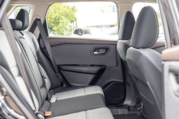 2024 Nissan X-TRAIL ST T33