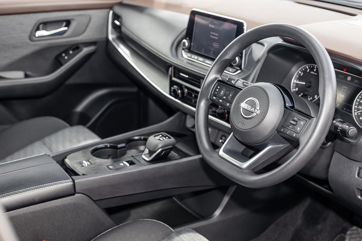 2024 Nissan X-TRAIL ST T33