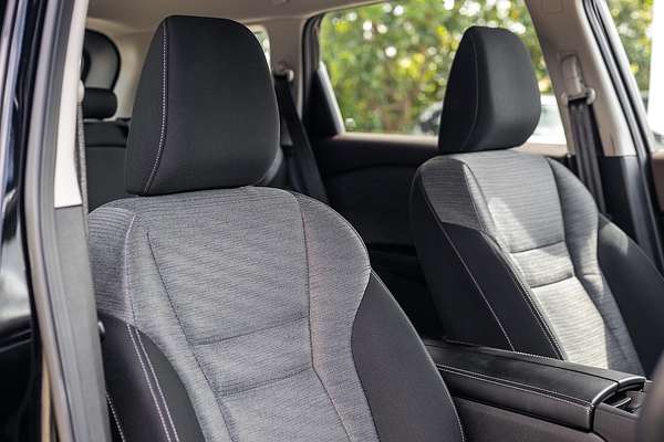 2024 Nissan X-TRAIL ST T33