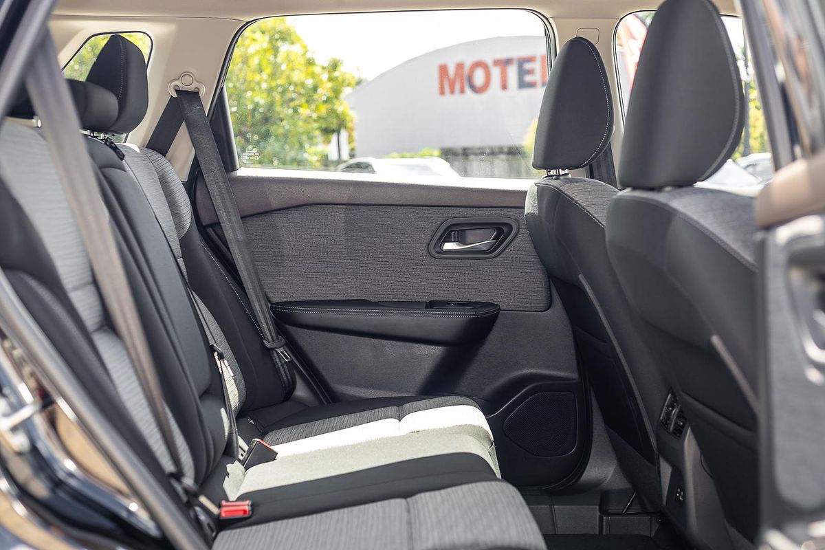 2024 Nissan X-TRAIL ST T33